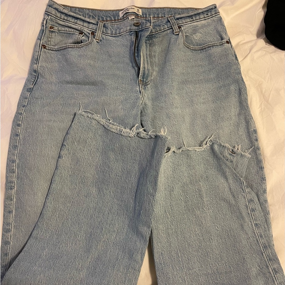Women's Light Blue Jeans